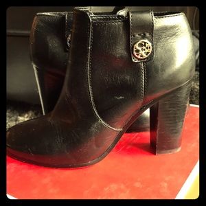 Coach leather low top boots size 6